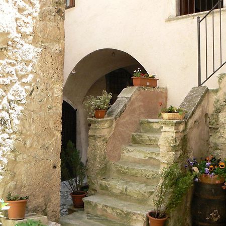 Residence Il Palazzo Santo Stefano Di Sessanio Εξωτερικό φωτογραφία