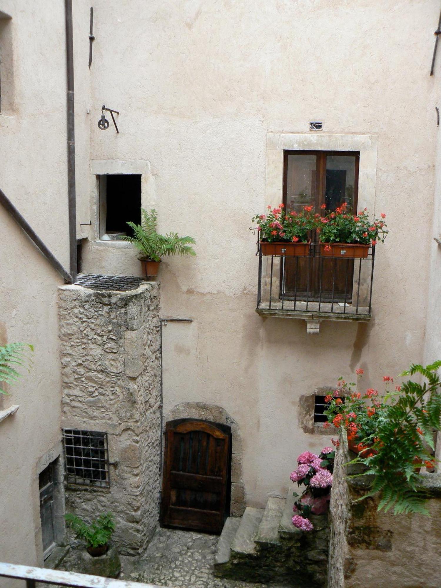 Residence Il Palazzo Santo Stefano Di Sessanio Εξωτερικό φωτογραφία
