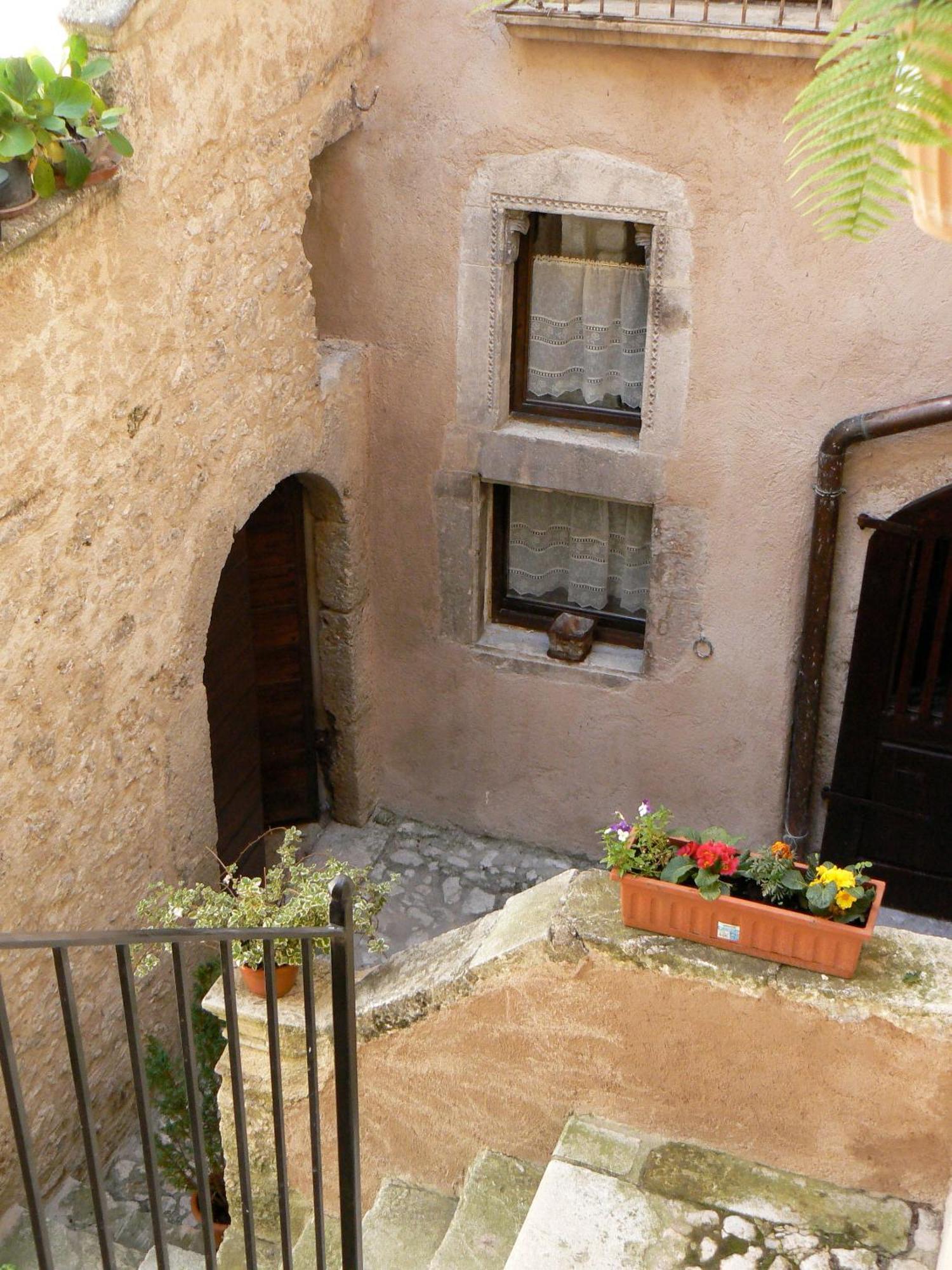 Residence Il Palazzo Santo Stefano Di Sessanio Εξωτερικό φωτογραφία